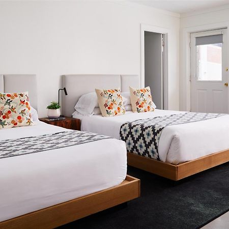 Bluebird Spa City Motor Lodge Saratoga Springs Bagian luar foto