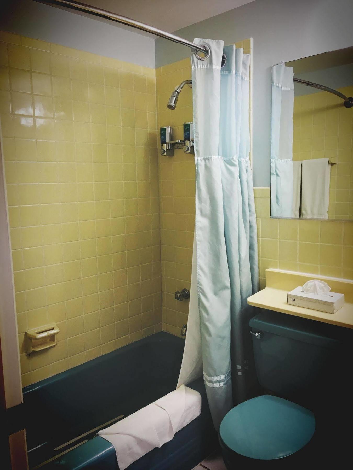 Bluebird Spa City Motor Lodge Saratoga Springs Bagian luar foto