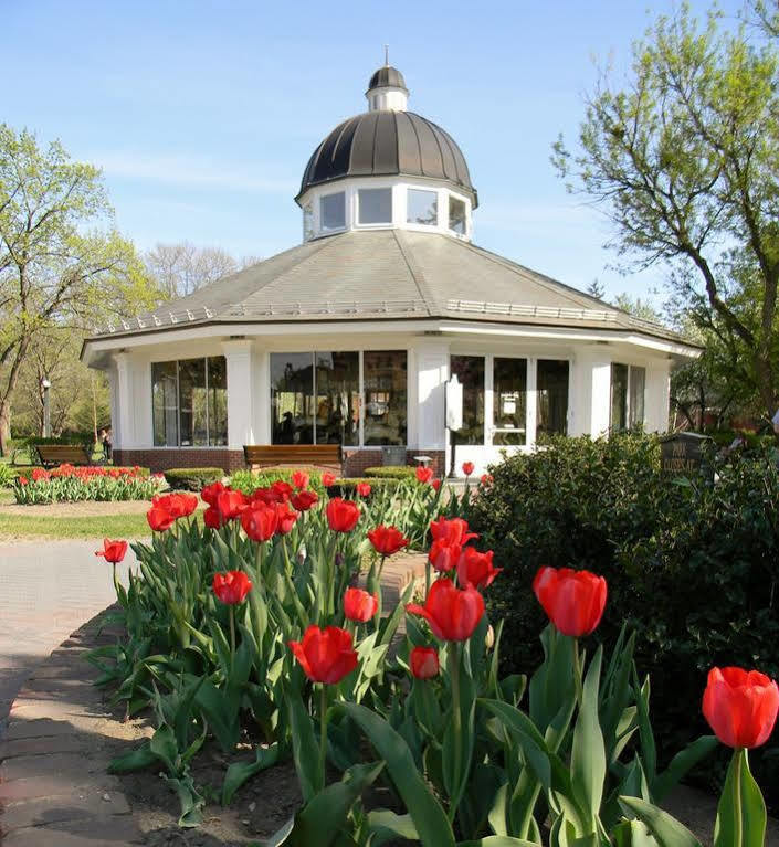 Bluebird Spa City Motor Lodge Saratoga Springs Bagian luar foto