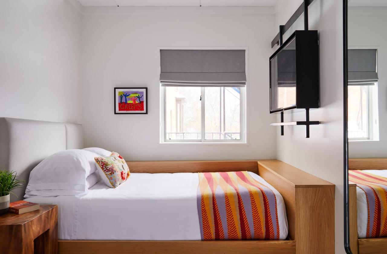 Bluebird Spa City Motor Lodge Saratoga Springs Bagian luar foto