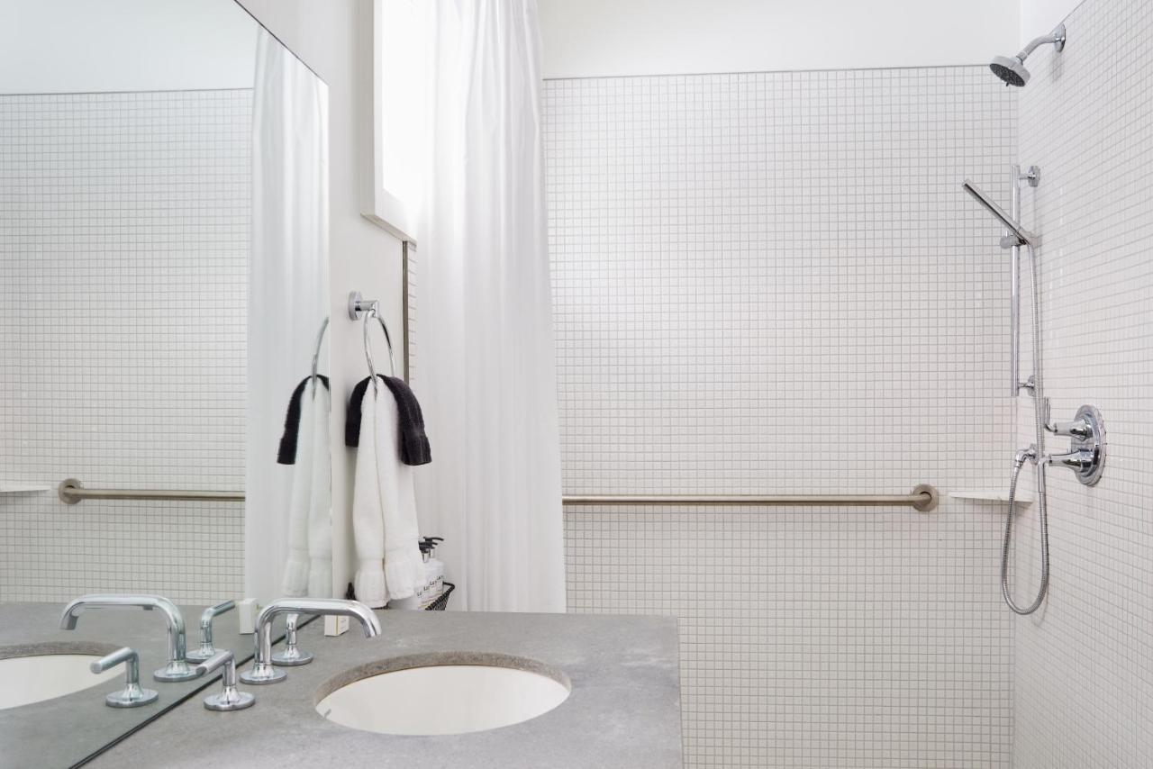 Bluebird Spa City Motor Lodge Saratoga Springs Bagian luar foto