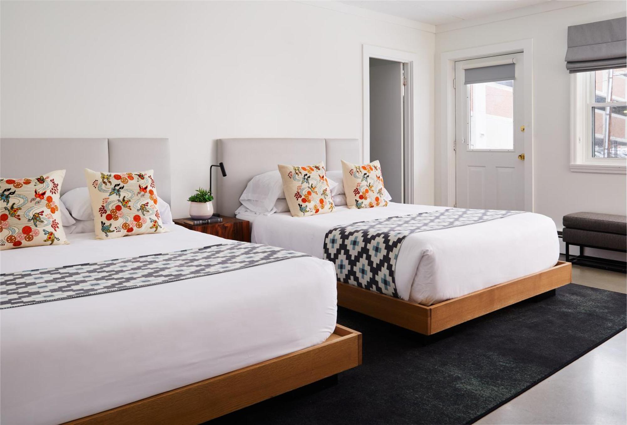 Bluebird Spa City Motor Lodge Saratoga Springs Bagian luar foto